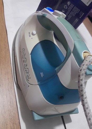 Mavi Ütü, Ayarlanabilir Isı ve Buhar Özellikli - Görsel 6