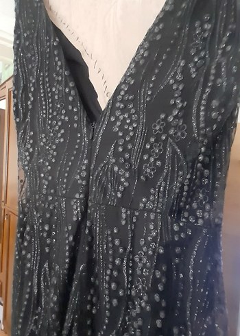 Boncuk İşlemeli Siyah Uzun V Yaka Gotik Elbise - Görsel 11