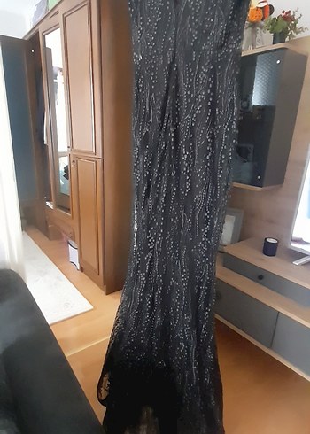 Boncuk İşlemeli Siyah Uzun V Yaka Gotik Elbise - Görsel 6