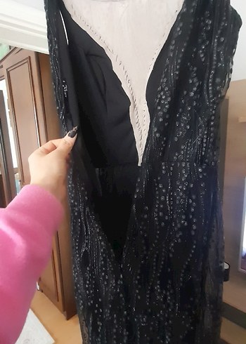 Boncuk İşlemeli Siyah Uzun V Yaka Gotik Elbise - Görsel 9