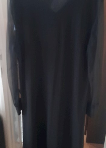 Boncuk İşlemeli Siyah Uzun V Yaka Gotik Elbise - Görsel 2