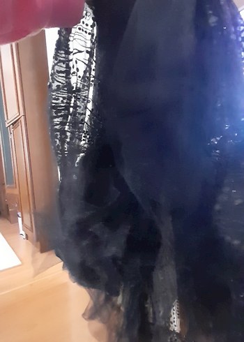 Boncuk İşlemeli Siyah Uzun V Yaka Gotik Elbise - Görsel 7