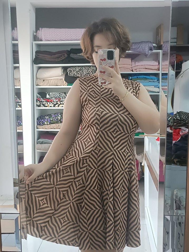 Kahverengi Zebra Desenli V Yaka Elbise - Görsel 4