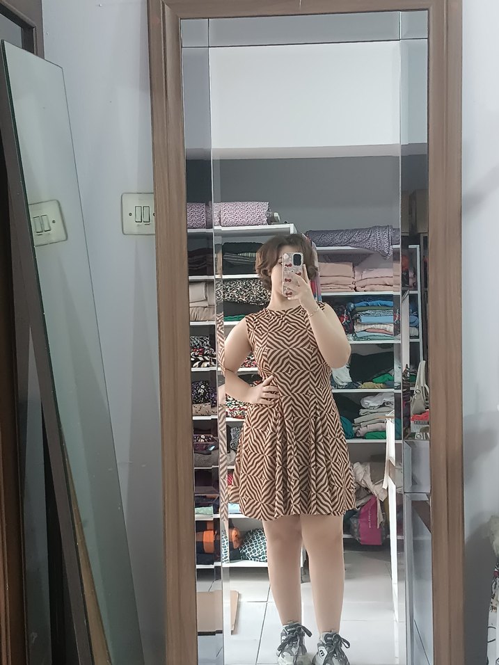 Kahverengi Zebra Desenli V Yaka Elbise - Görsel 3