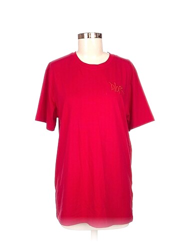 Dior T-shirt %70 İndirimli.