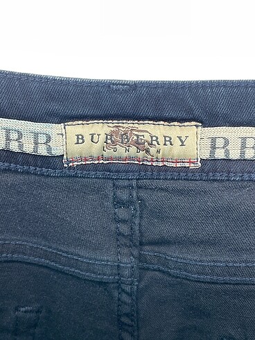 28 Beden lacivert Renk Burberry Jean / Kot %70 İndirimli.