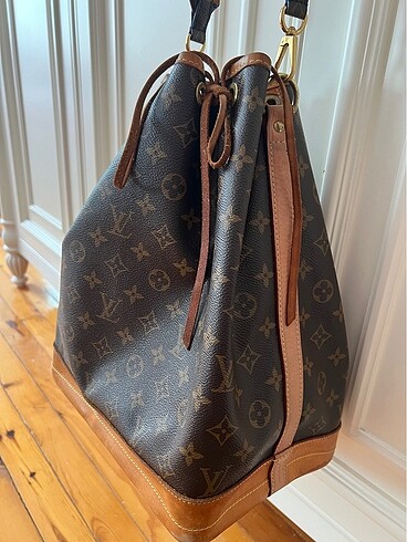 Louis Vuitton Büzgülü Çanta