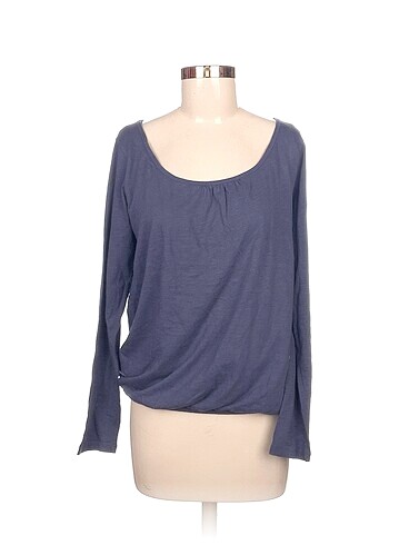 Koton T-shirt %70 İndirimli.