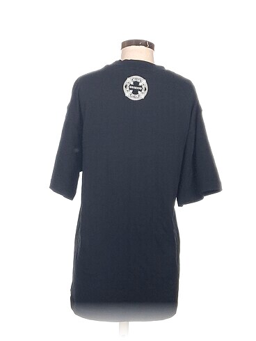 universal Beden Diğer T-shirt %70 İndirimli.