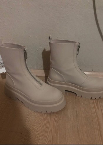 39 Beden Pull And Bear Bej Kadın Bot