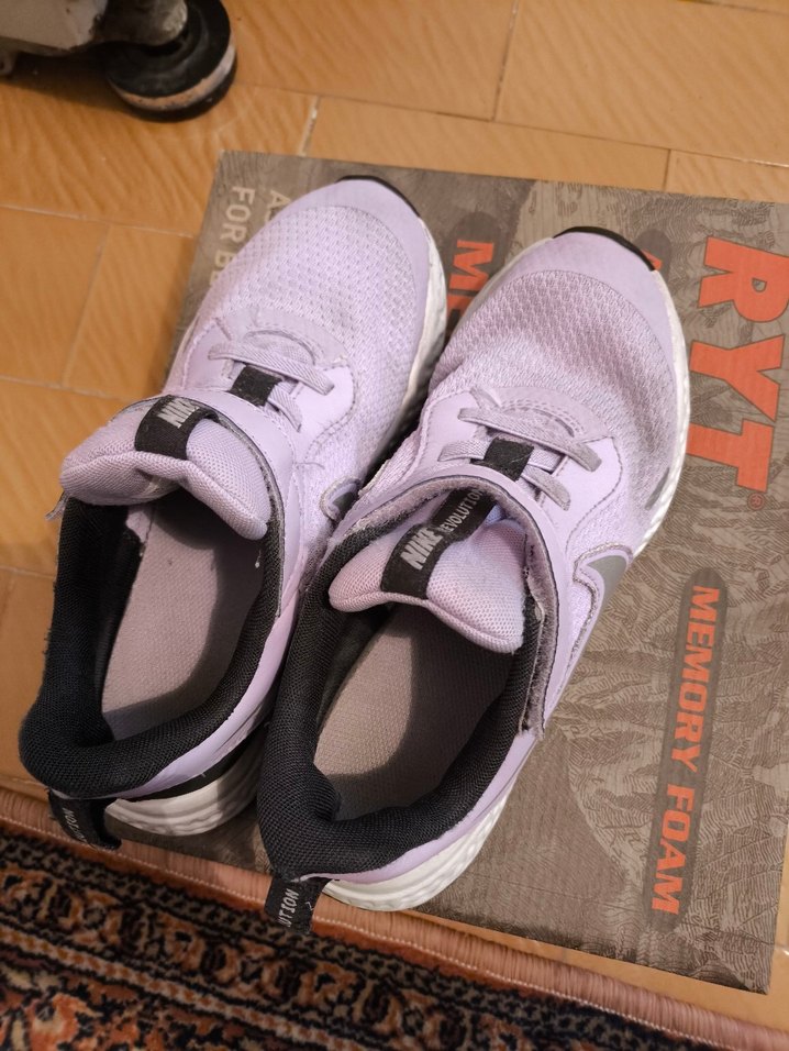 Mor Desenli Kız Çocuk Spor Ayakkabı - Görsel 2