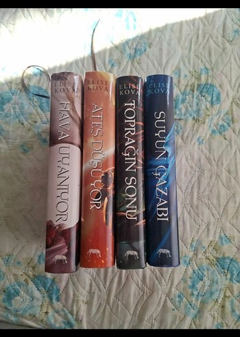 Elise Kova 4 Kitap Seti hava uyanıyor serisi