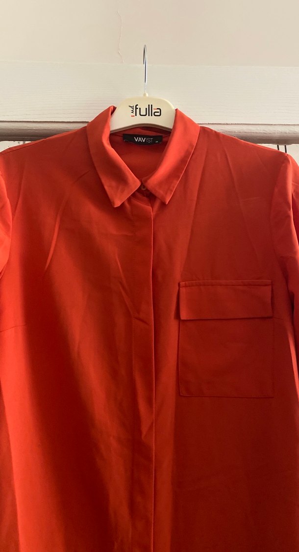 Uzun Kollu Kırmızı Düğmeli Kadın Tunik - Görsel 2