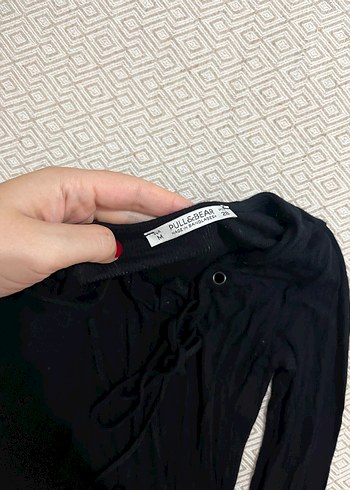 Pull and Bear Düğmeli V Yakalı Siyah Uzun Kollu Bluz