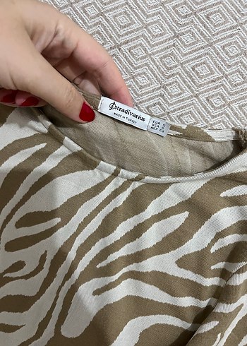 Stradivarius Bej Zebra Desenli Uzun Kollu Kadın Bluz