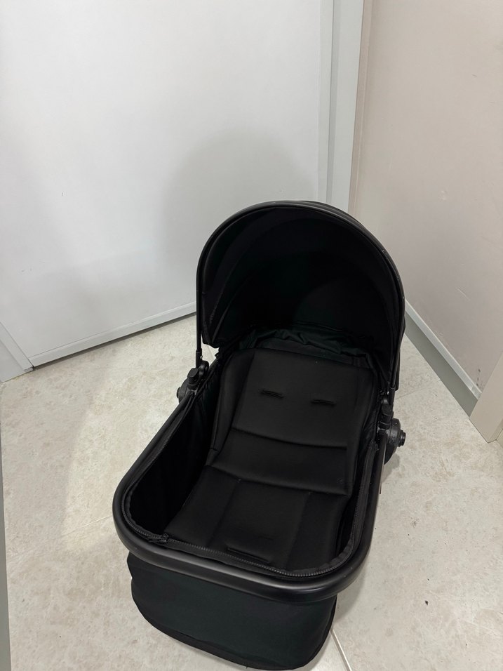Siyah Bebek Arabası ve Taşıma Koltuğu - Görsel 5