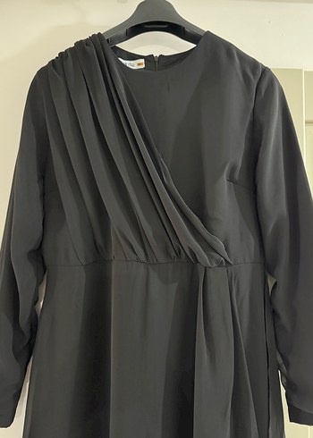 Siyah Uzun Drapeli V Yakalı Kadın TULUM - Görsel 3