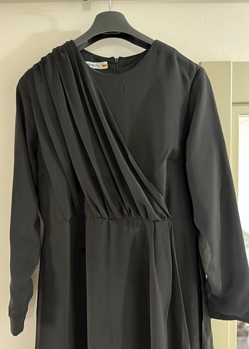 Siyah Uzun Drapeli V Yakalı Kadın TULUM - Görsel 8