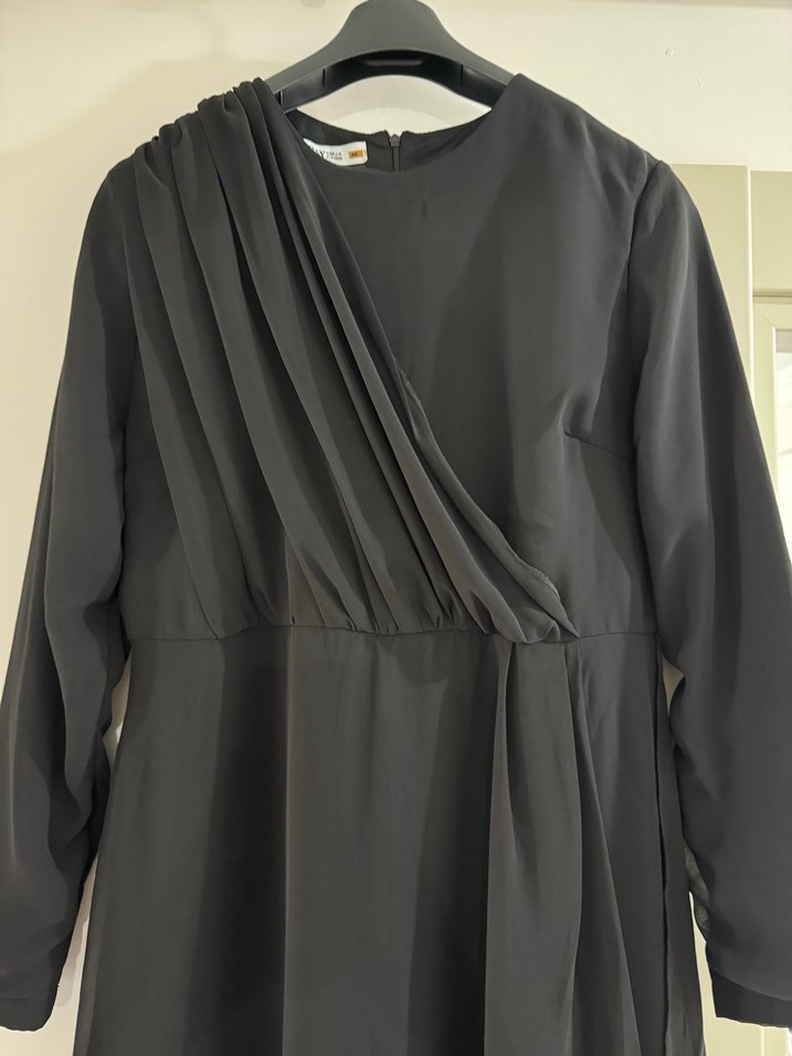 Siyah Uzun Drapeli V Yakalı Kadın TULUM - Görsel 3