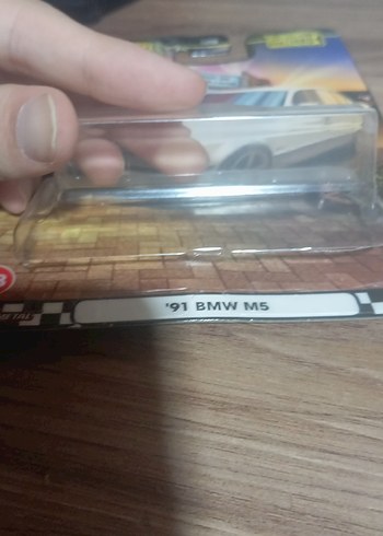 Parlak Beyaz 91 BMW M5 BOULEVARD
