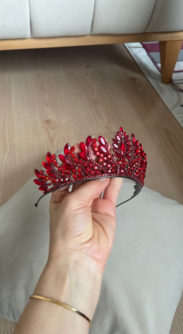 Kırmızı Parlak Taşlı Kadın Tacı - Görsel 2