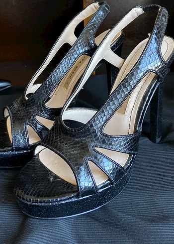 Zara Siyah Platform Topuklu Kadın Ayakkabı