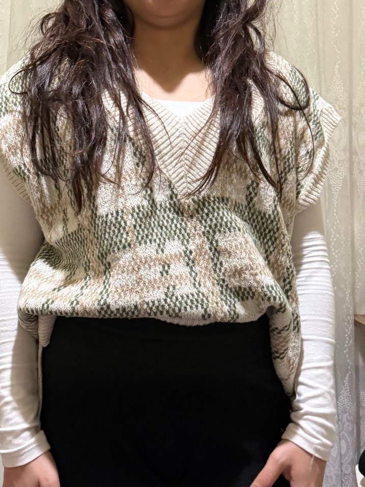 Bej V Yakalı Örgü Kadın Süveter - Görsel 3