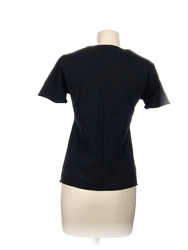 m Beden Diğer T-shirt %70 İndirimli.