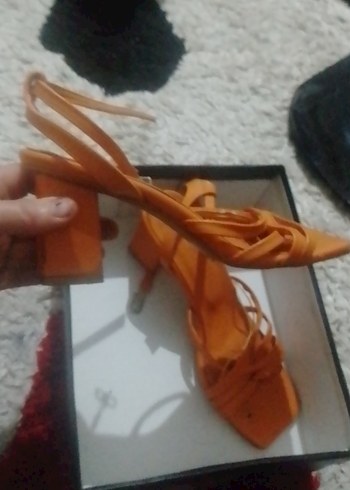 Kahverengi Saten Stiletto Kemerli Topuklu - Görsel 5