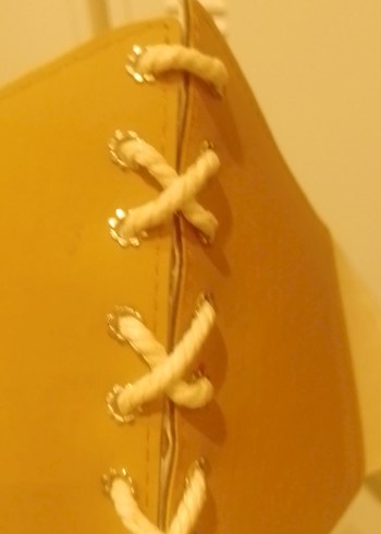 Sarı Parlak Hemşire Korsesi Midi Boy - Görsel 2