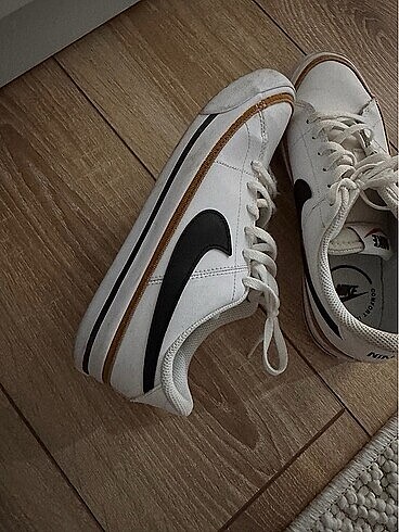 37,5 Beden Orijinal Nike Sneaker