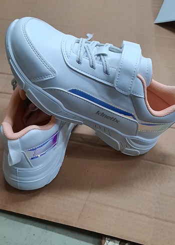 Beyaz Kız Çocuk Spor Ayakkabı