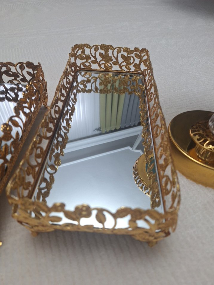 İşlemeli Altın Renkli Parlak Servis Seti - Görsel 4