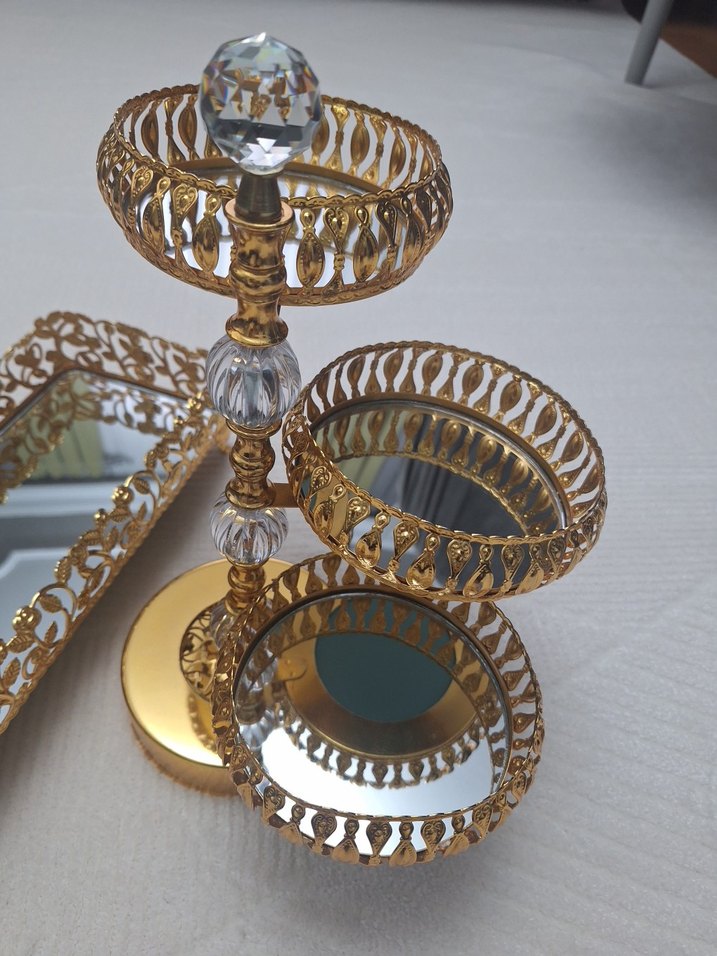 İşlemeli Altın Renkli Parlak Servis Seti - Görsel 3