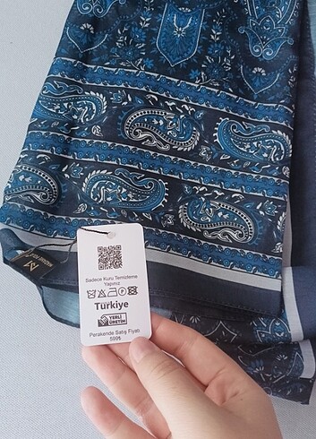  Beden lacivert Renk desenli şal 