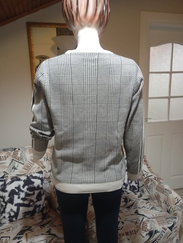 Gri Ekose Desenli Kadın Triko Kazak - Görsel 3