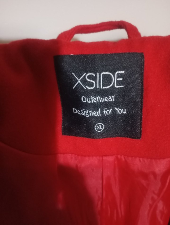 Kırmızı Düğmeli Kadın Kaban - Görsel 5