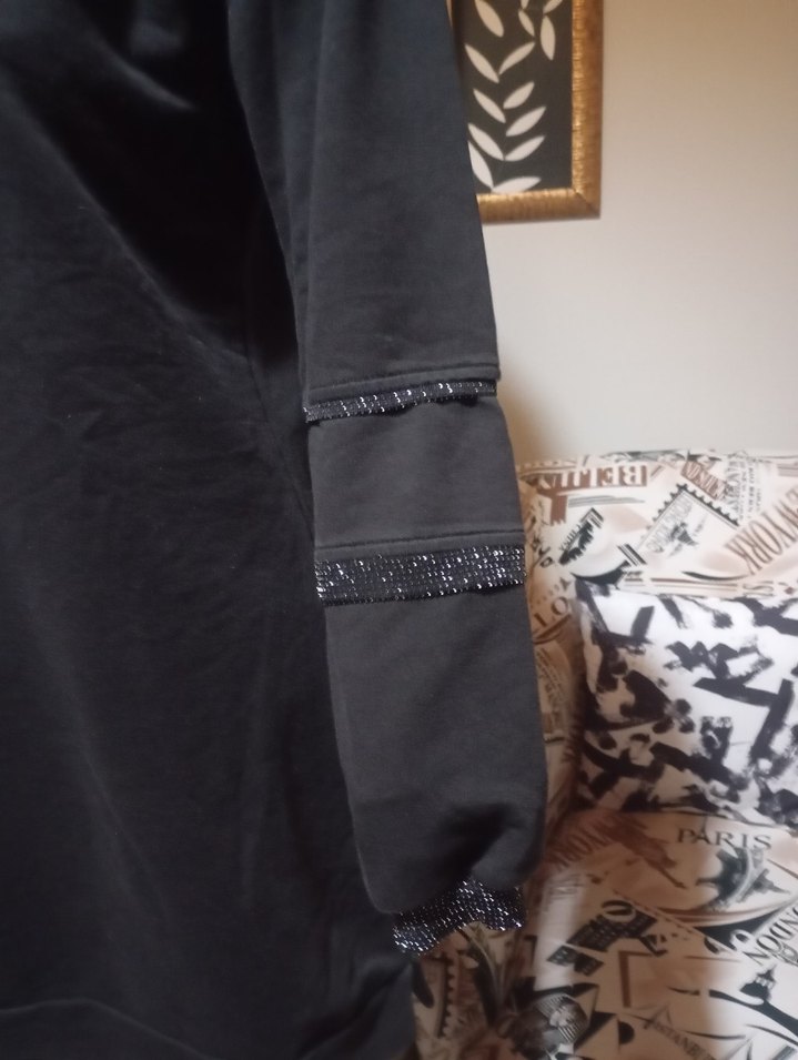 Siyah Payetli Kapüşonlu Kadın Tunik - Görsel 4