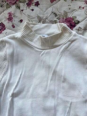 Addax crop bluz