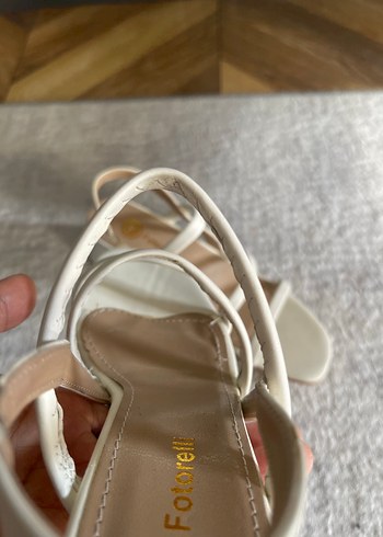 Beyaz Kadın Blok Topuklu Sandalet - Görsel 2