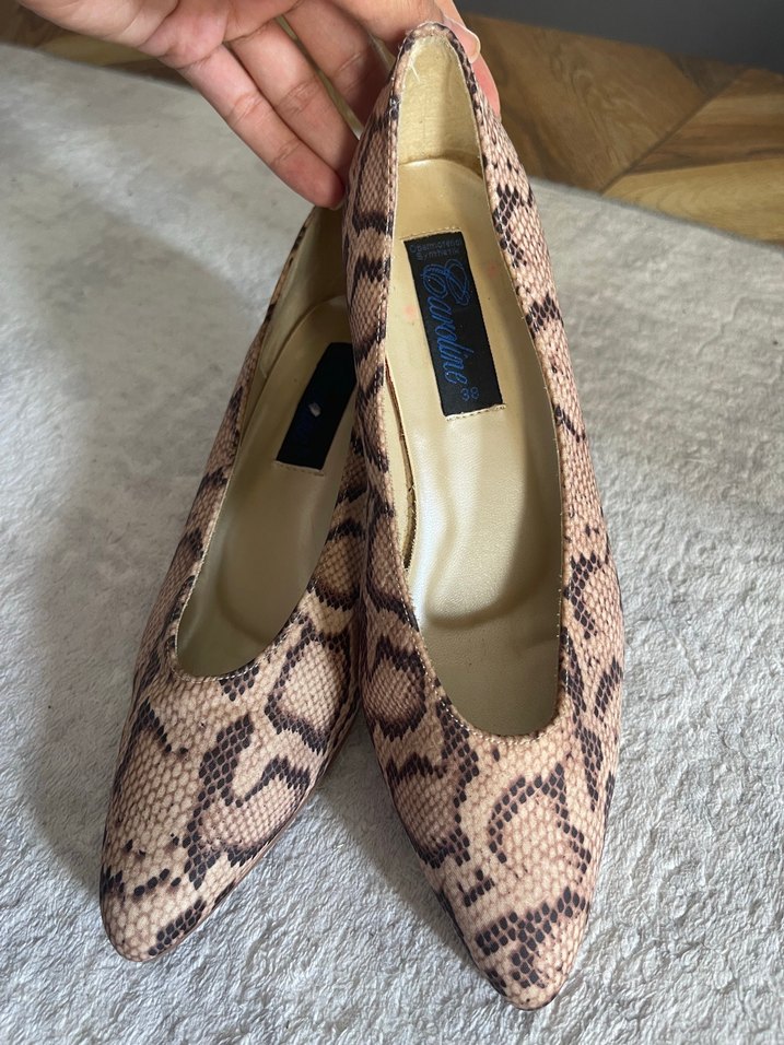 Bej Süet Yılan Desenli Topuklu Ayakkabı - Görsel 3