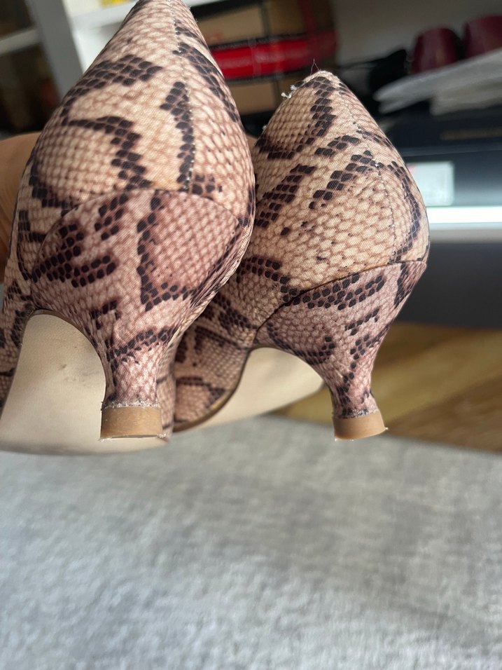 Bej Süet Yılan Desenli Topuklu Ayakkabı - Görsel 5