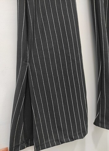 Siyah Çizgili Yırtmaçlı Yüksek Bel İspanyol Paça Tayt Pantolon  - Görsel 3