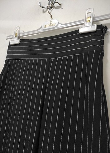 Siyah Çizgili Yırtmaçlı Yüksek Bel İspanyol Paça Tayt Pantolon  - Görsel 4