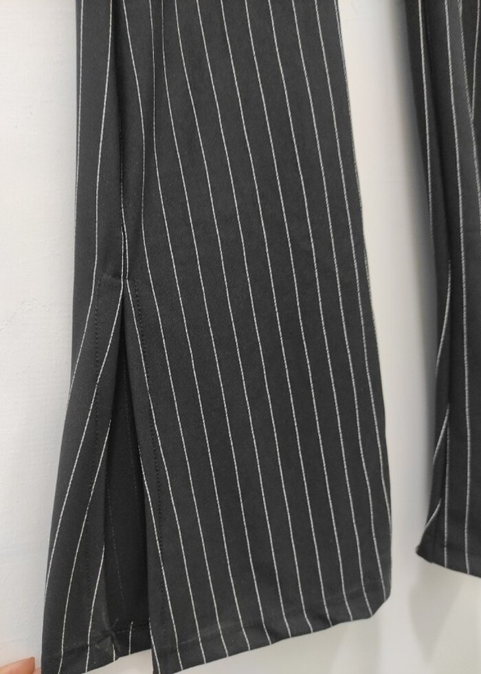 Siyah Çizgili Yırtmaçlı Yüksek Bel İspanyol Paça Tayt Pantolon  - Görsel 3