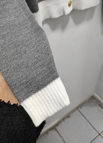 Bisiklet Yaka Düğme Detaylı Düz Triko Hırka  - Görsel 3