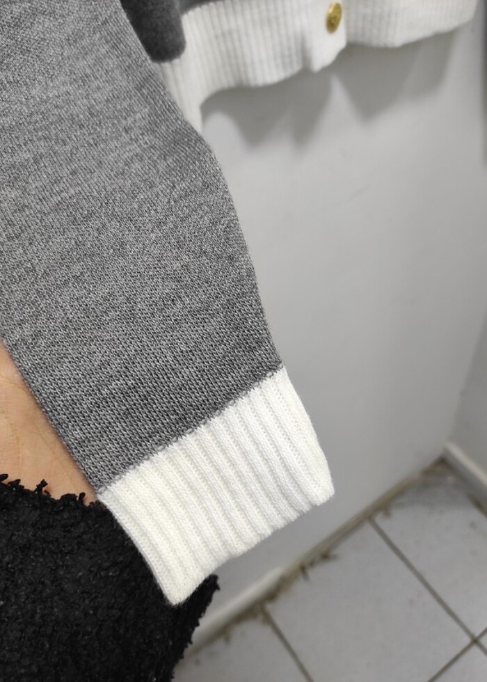 Bisiklet Yaka Düğme Detaylı Düz Triko Hırka  - Görsel 3