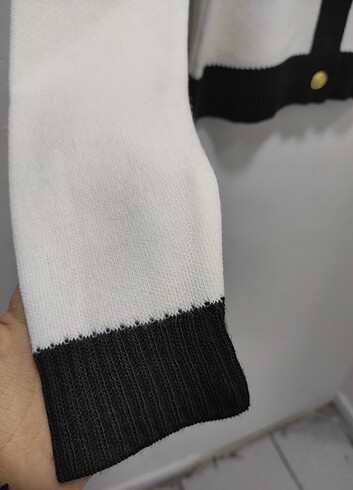 Bisiklet Yaka Düğme Detaylı Triko Hırka  - Görsel 3