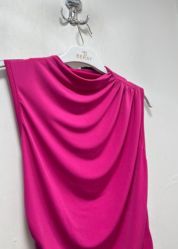 Pembe Drapeli Yüksek Yakalı Kolsuz Bluz - Görsel 4