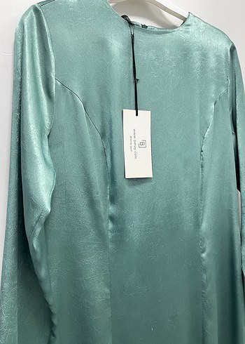 Yeşil Uzun Kollu Saten Elbise - Görsel 2